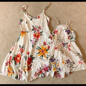 Old Navy girls size S(5) dress. Adult dress sold separately.